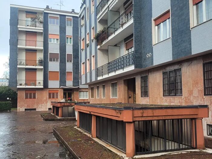 Appartamento trilocale in vendita in Viale Lombardia, Monza