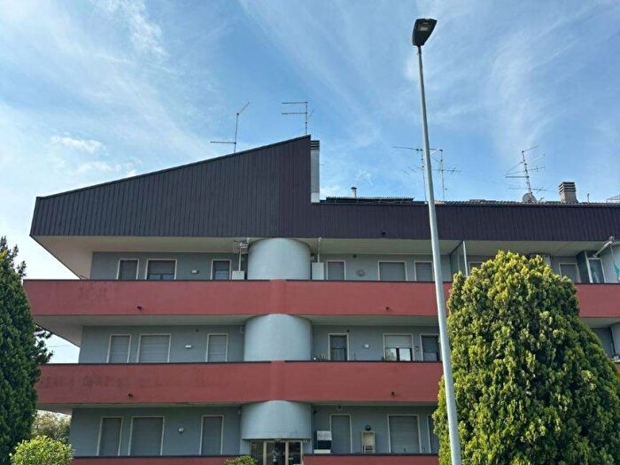 Appartamento trilocale in affitto in Via Michelangelo Buonarroti, Vago, Lavagno