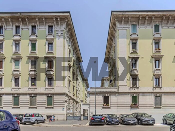Appartamento trilocale in vendita in Via Laurana, Milano