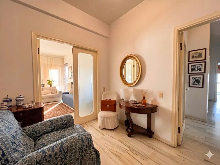 Appartamento con 7 locali in vendita in Corso Vittorio Emanuele II, Pescara