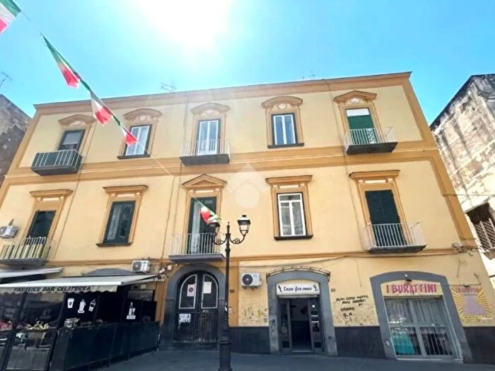 Appartamento bilocale in vendita in Piazza Luigi Palomba, Torre Del Greco