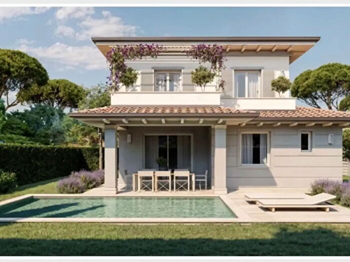 Casa con 5 locali in vendita in Pietrasanta