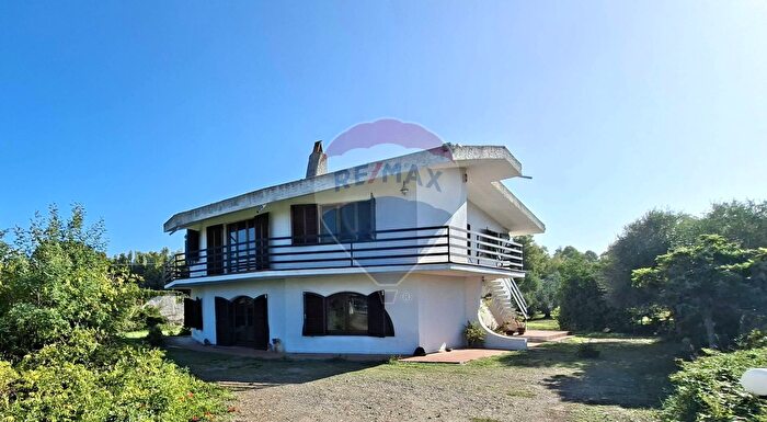 Casa con 12 locali in vendita in Via Pauli Sermentu, Pabillonis