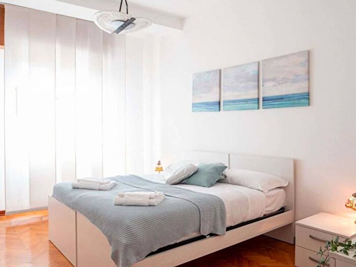 Appartamento trilocale in affitto in Via Valassina, Dergano, Milano