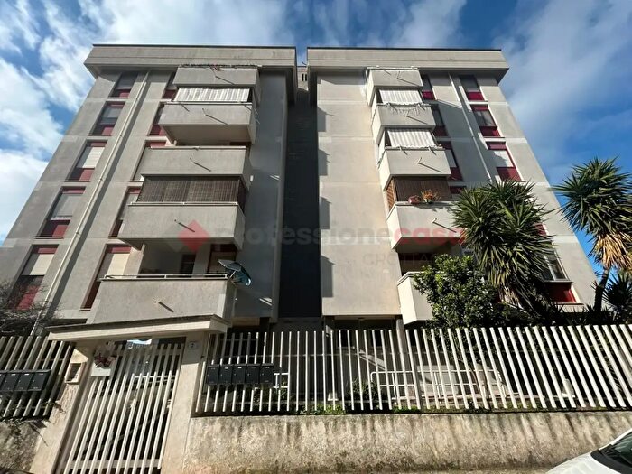 Appartamento con 5 locali in vendita in Via Otto Marzo, Grottaglie