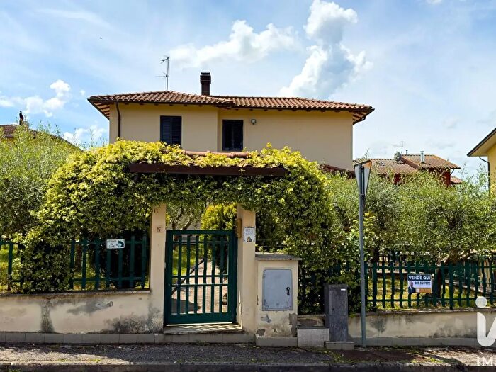 Casa con 6 locali in vendita in Via del Rio di Mora, Assisi