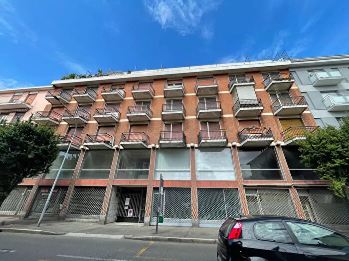 Appartamento trilocale in vendita in Viale Alessandro Volta, Novara