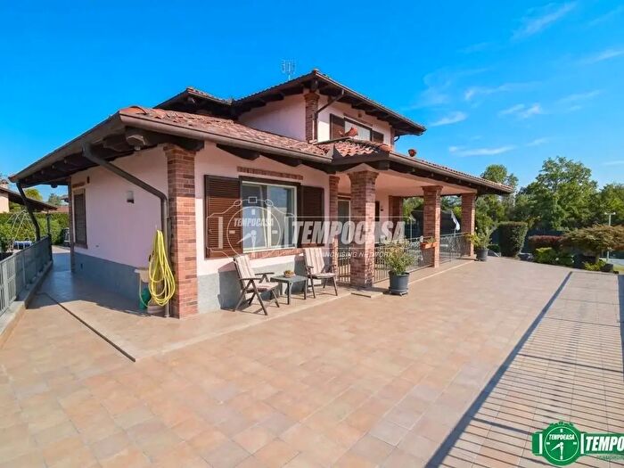 Casa con 7 locali in vendita in Via ai Colli, Barbania