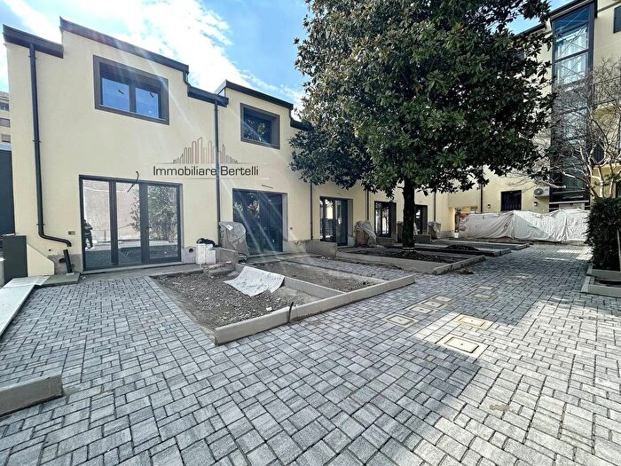 Appartamento trilocale in vendita in Via Padova Milano, Milano