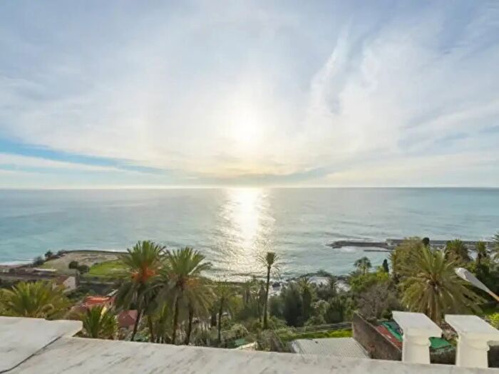 Appartamento quadrilocale in vendita in Via dei Colli, Bordighera