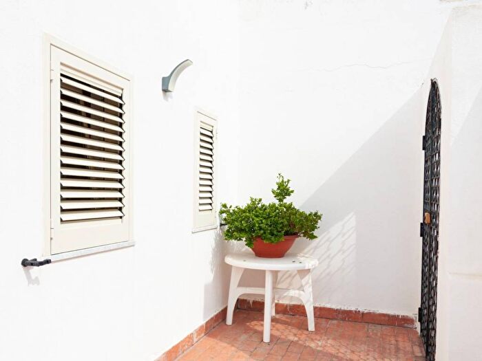 Appartamento trilocale in affitto in Via degli Eucaliptus, Vulcano Porto, Lipari