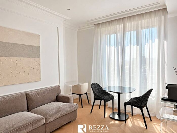 Appartamento bilocale in affitto in Via Alessandro Manzoni, Scala Manzoni, Milano