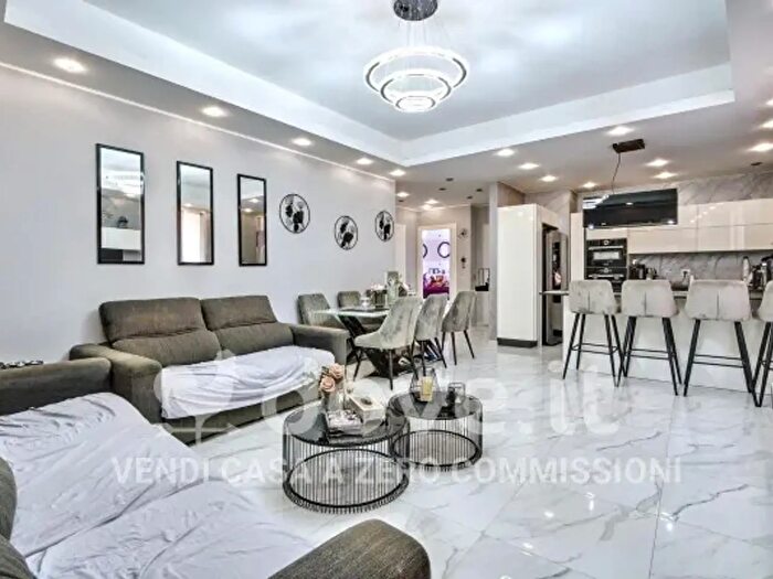 Appartamento quadrilocale in vendita in Via Umberto I, Pessano Con Bornago