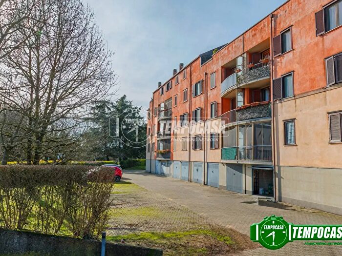 Appartamento trilocale in vendita in Via Don Primo Mazzolari, Locate Di Triulzi