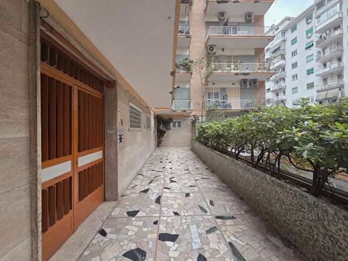 Appartamento trilocale in vendita in Via Prospero Alpino, Roma