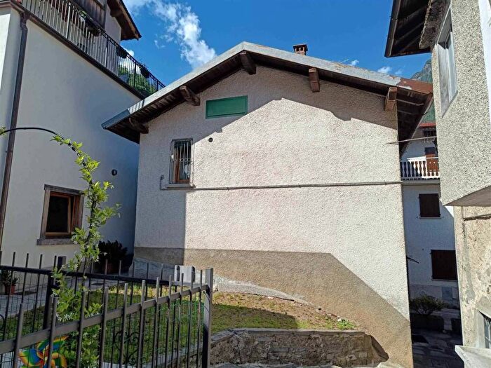 Casa bilocale in affitto in Centro, Branzi