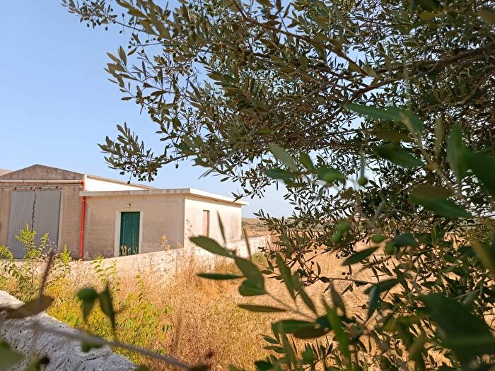 Casa bilocale in affitto in Strada Statale Sud Occidentale Sicula, Michelica, Modica