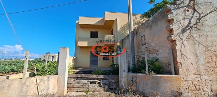 Casa con 7 locali in vendita in Petrosino