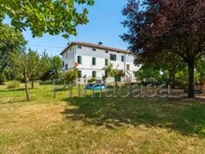 Casa con 5 locali in vendita in Carpi