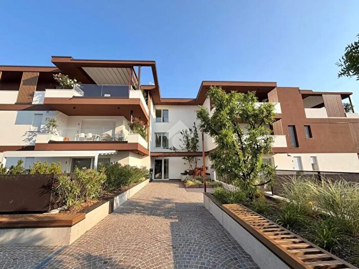 Appartamento trilocale in vendita in Via Belgio, Castelfranco Veneto