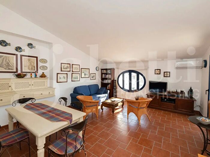 Appartamento con 5 locali in vendita in Piazza Duca degli Abruzzi, Ragusa