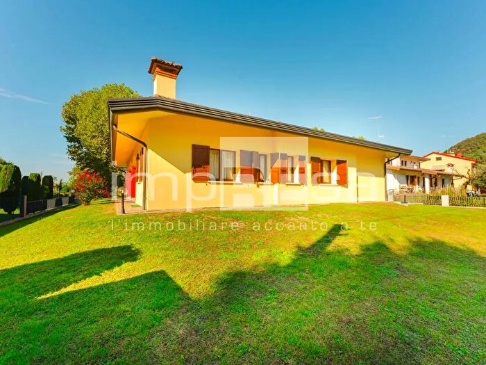 Casa con 10 locali in vendita in Pieve di Soligo, Pieve Di Soligo
