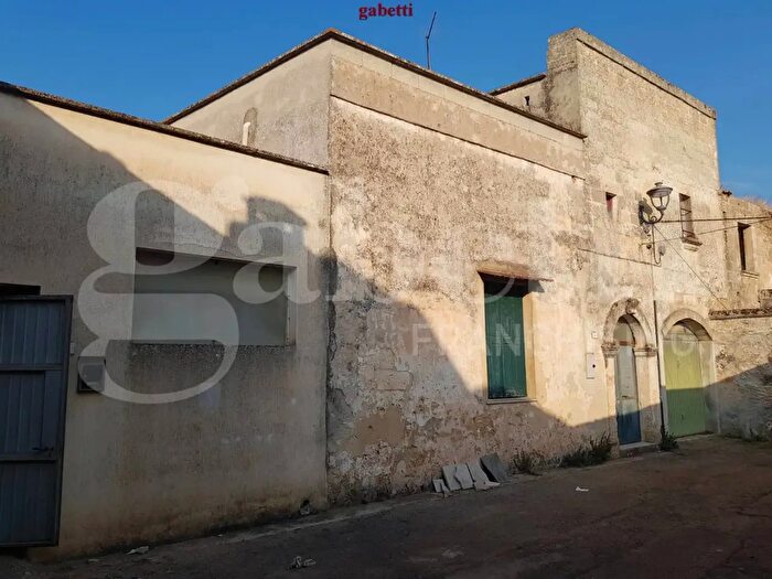 Casa con 5 locali in vendita in Via Vico Margiotta, Tiggiano