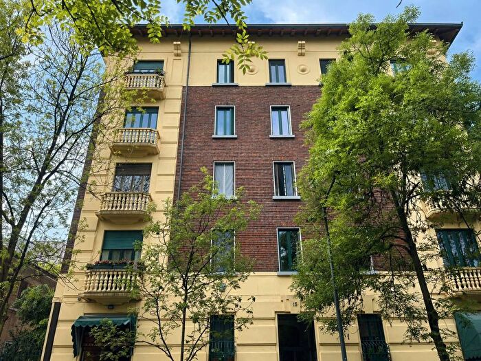 Appartamento trilocale in affitto in Piazzale Crivellone, Monte Rosa Lotto, Milano