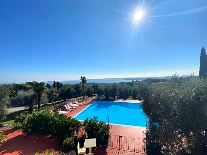 Appartamento trilocale in affitto in Via Enrico Avanzi, Soiano del Lago