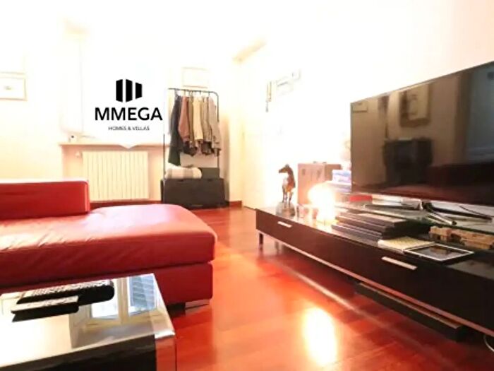 Appartamento trilocale in vendita in Via dei Rondinelli, Firenze