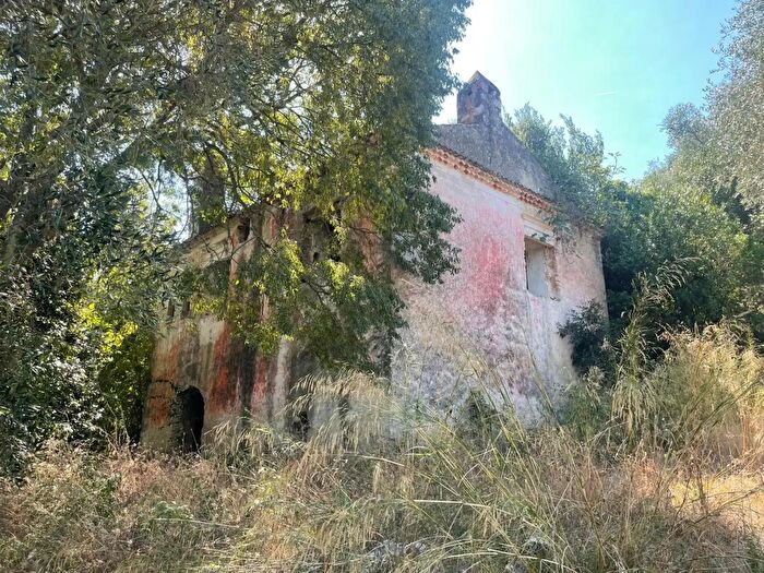 Casa quadrilocale in vendita in Contrada Calenella, Vico Del Gargano