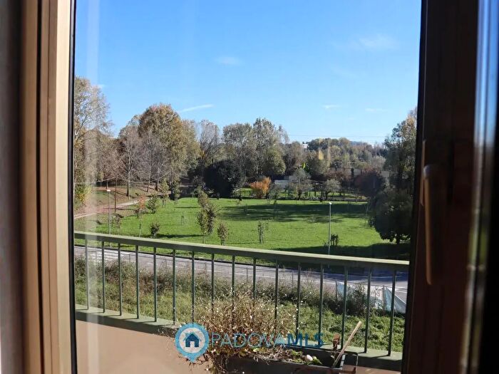 Appartamento con 5 locali in vendita in Via Ragazzi del, Padova