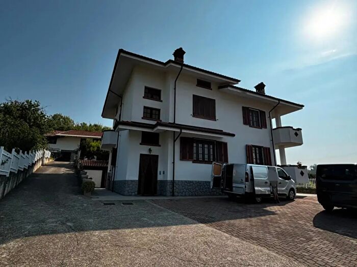 Appartamento quadrilocale in affitto in Monteu Roero