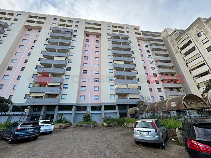 Appartamento quadrilocale in vendita in Piazza Pertini, Taranto