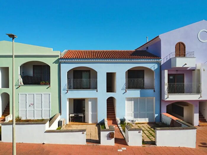 Appartamento bilocale in vendita in Via l'Aquila Snc, Santa Teresa Gallura