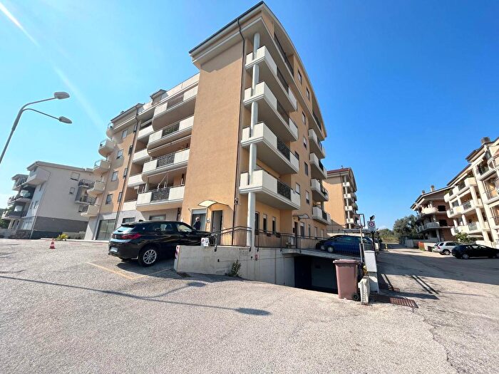 Appartamento quadrilocale in vendita in Via del Porto, Vasto