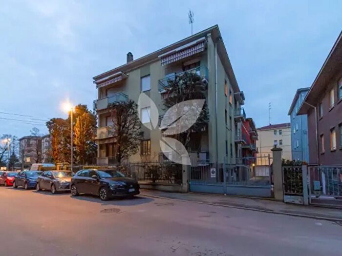 Appartamento con 5 locali in vendita in Via Gaetano Callani, Parma