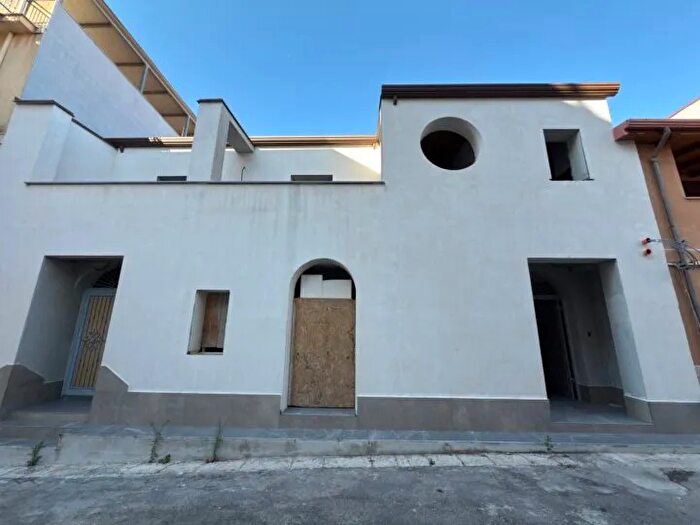 Casa con 6 locali in vendita in Partinico Via Schiaffini, Partinico