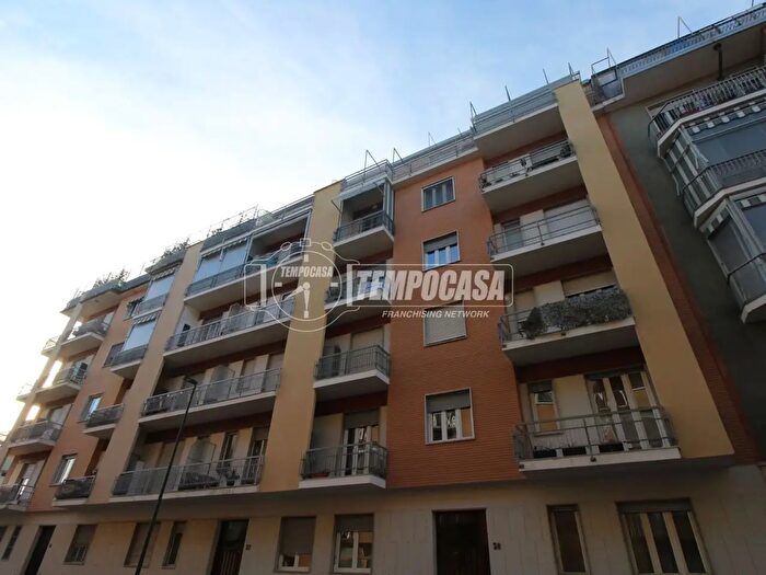 Appartamento trilocale in vendita in Via Biscarra Giovanni Battista E Carlo Felice, Torino