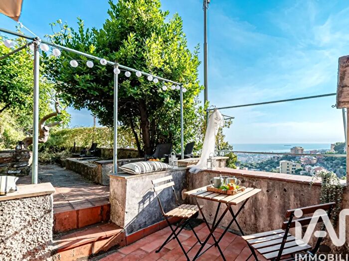 Appartamento quadrilocale in vendita in Via Olivieri, Genova