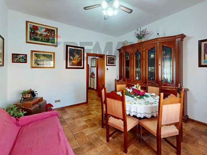 Appartamento con 5 locali in vendita in Via Trieste, Livorno