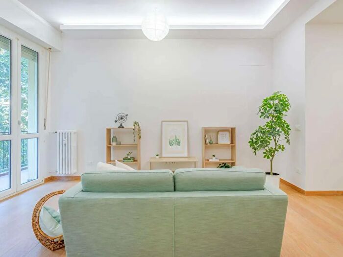 Appartamento trilocale in vendita in Via Cassoli, Reggio Emilia