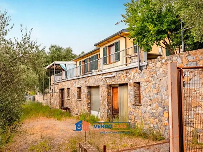 Casa con 6 locali in vendita in Via SantAgata, Imperia