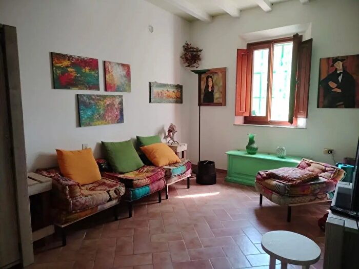 Casa quadrilocale in affitto in Vinci