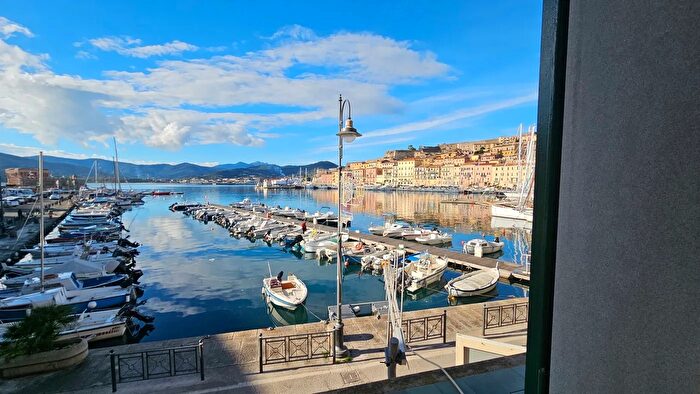 Appartamento con 5 locali in vendita in Portoferraio