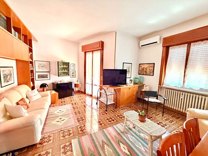 Appartamento trilocale in vendita in Via Carducci, Tortona