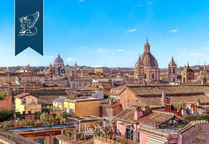 Appartamento con 12 locali in vendita in Roma