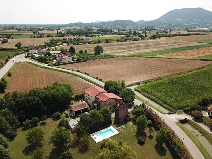 Casa con 7 locali in vendita in Via Bandizzà, Nanto