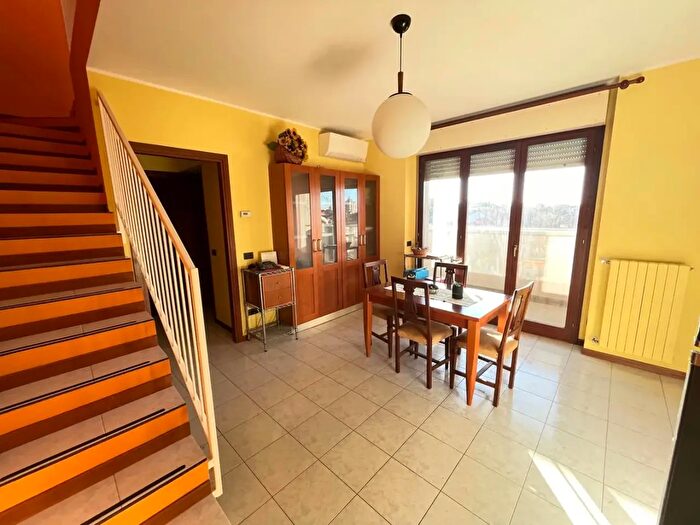 Appartamento trilocale in affitto in Via Giramo, Abbiategrasso