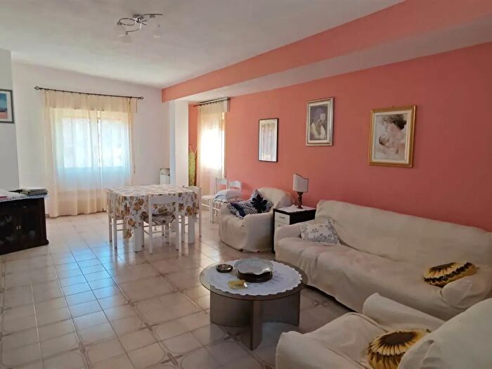 Appartamento quadrilocale in vendita in Loceri